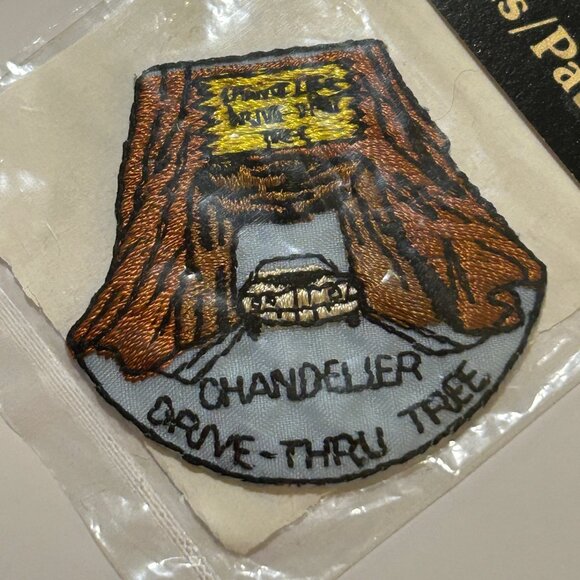 Chandelier Drive-Thru Tree California Embroidered Patch UNUSED NWT - Picture 1 of 4